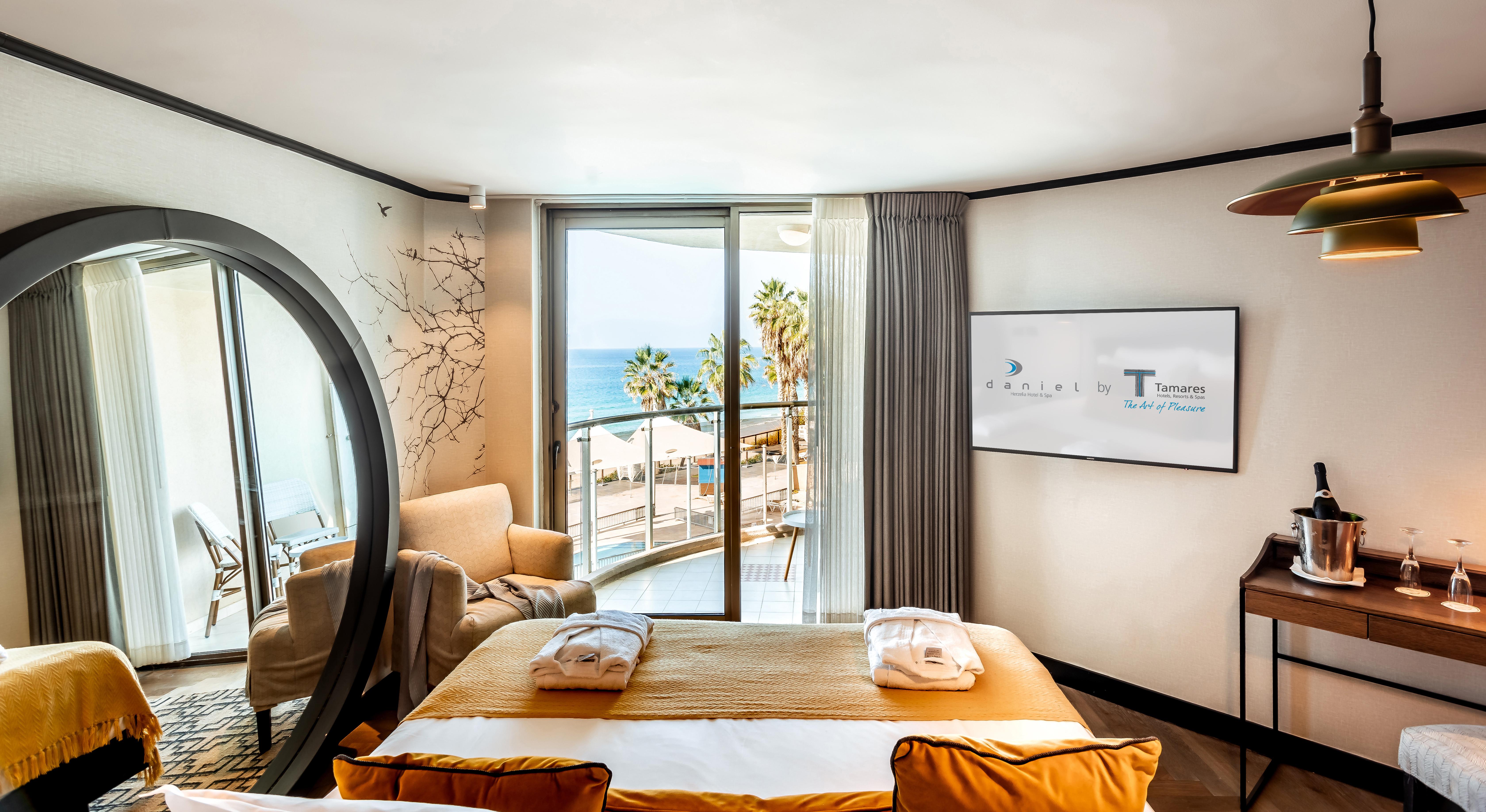 Daniel Herzliya Hotel Екстер'єр фото A room at the hotel