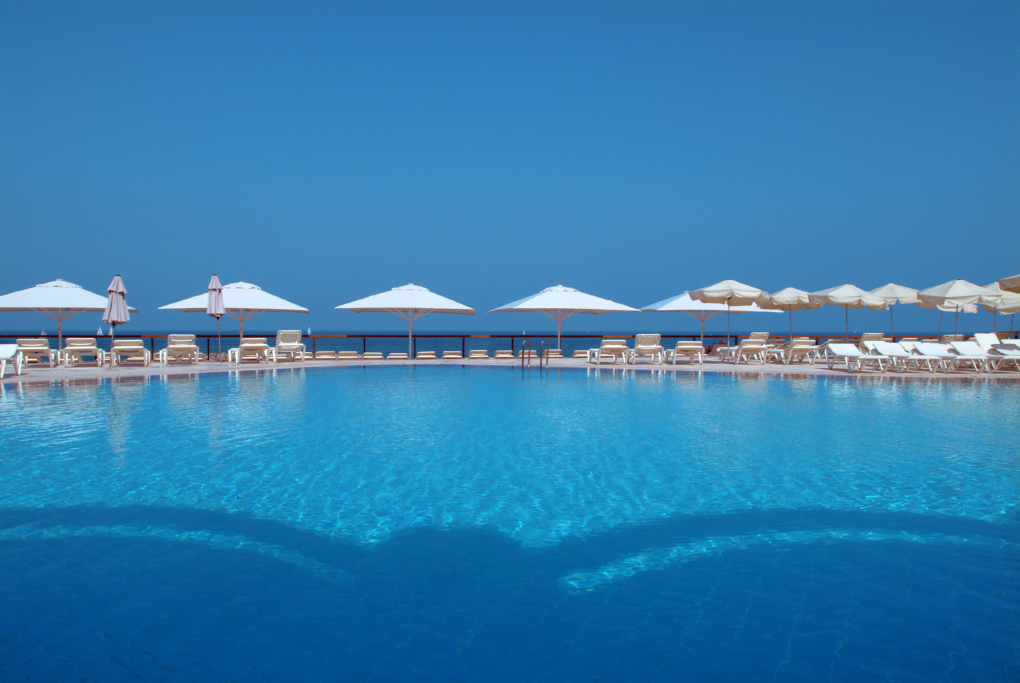Daniel Herzliya Hotel Екстер'єр фото The pool at the resort